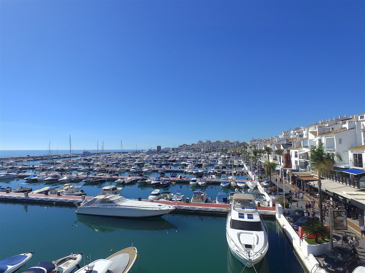 2 Bedroom Apartment for Sale in Puerto Banús
