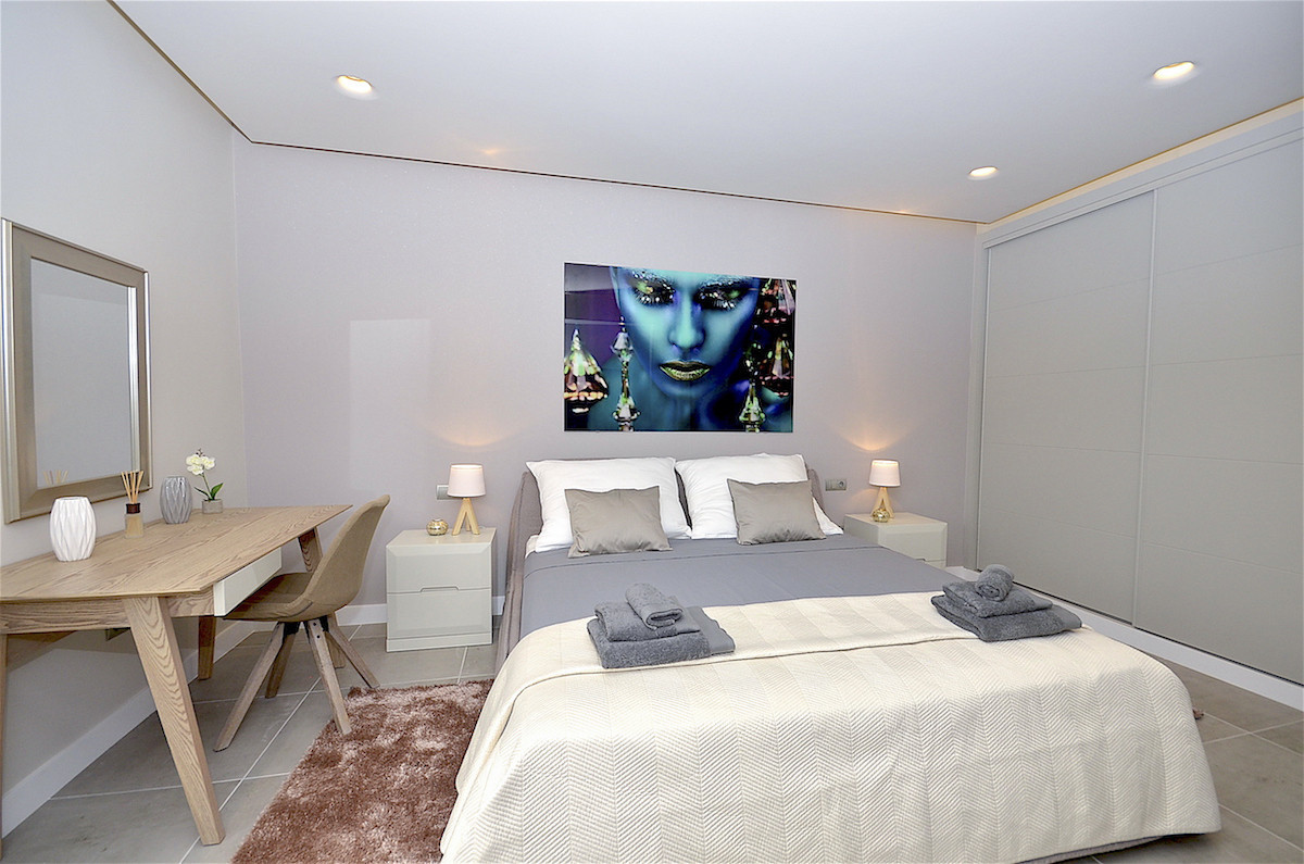 2 Bedroom Apartment for Sale in Puerto Banús — 4