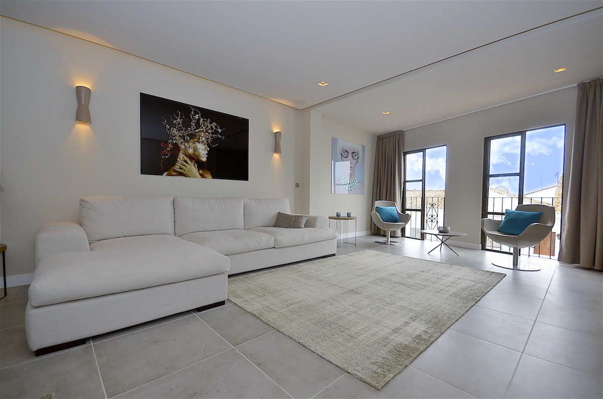 2 Bedroom Apartment for Sale in Puerto Banús — 7