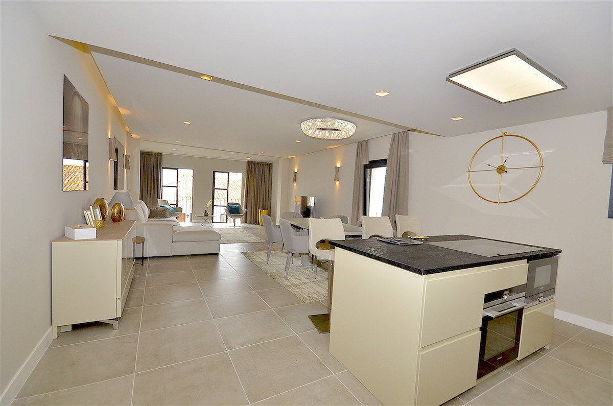 2 Bedroom Apartment for Sale in Puerto Banús — view 10