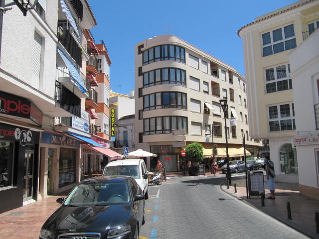 3 Bedroom Apartment for Sale in Estepona