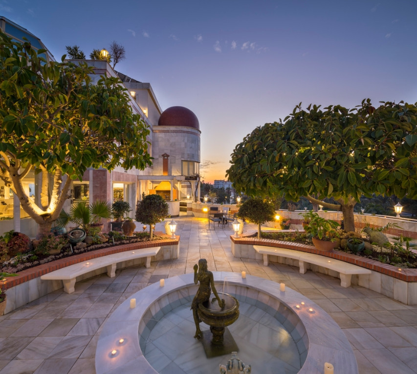 8 Bedroom Apartment for Sale in Puerto Banús — view 16