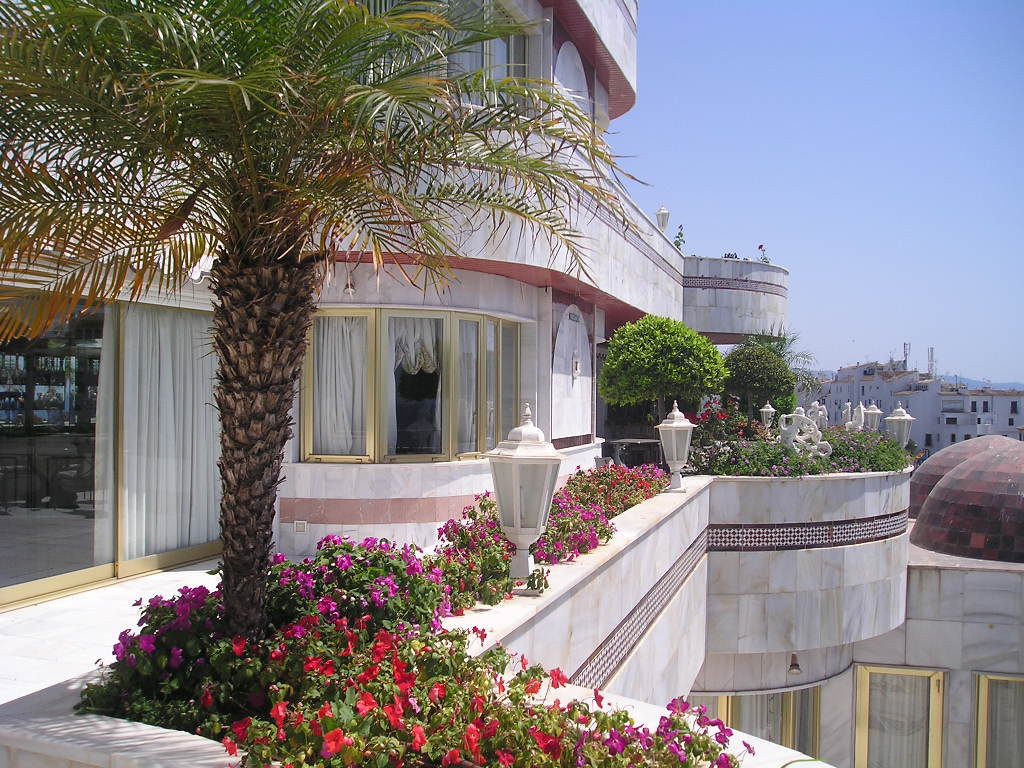 8 Bedroom Apartment for Sale in Puerto Banús — view 17