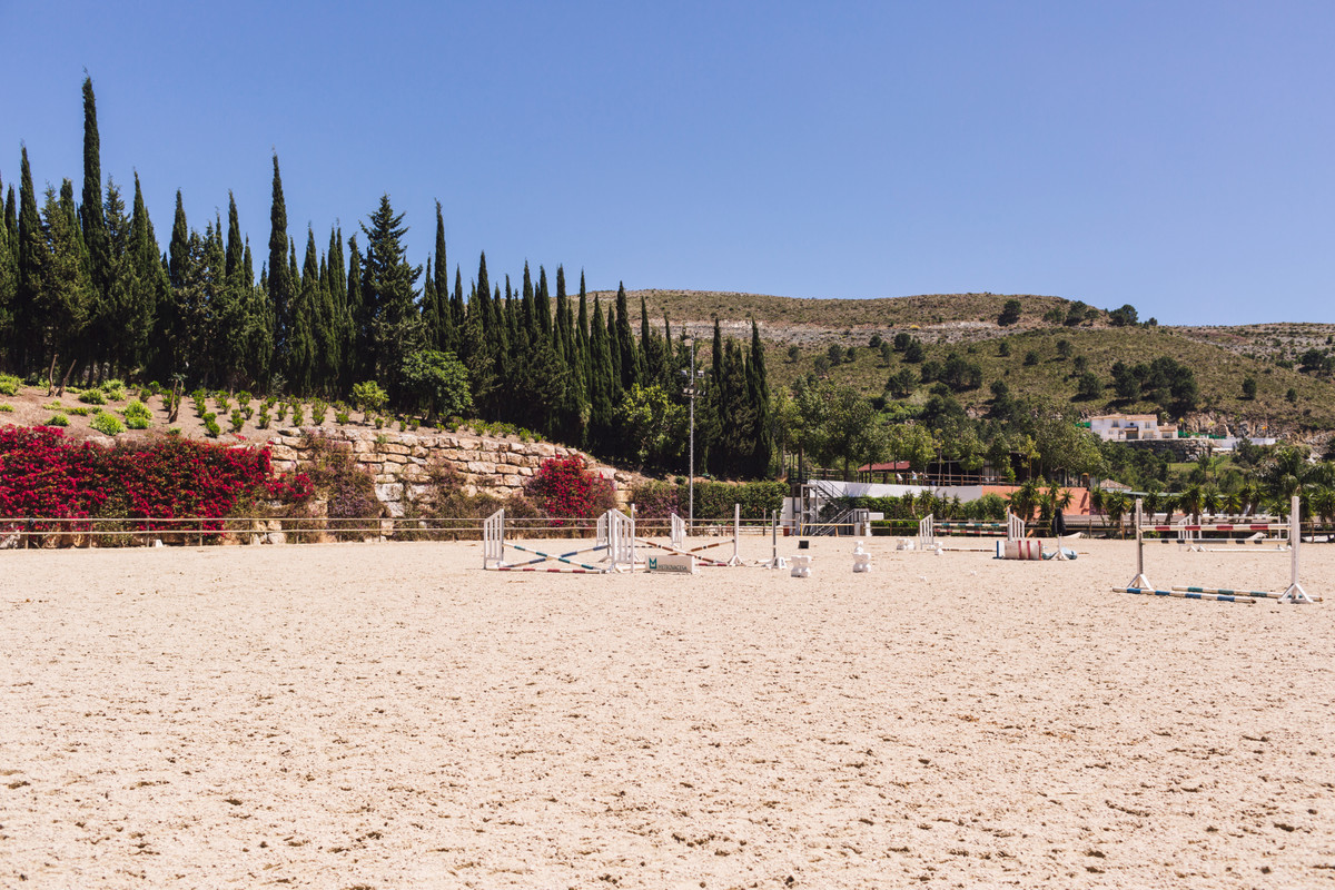 Plot for Sale in Benahavís — view 10
