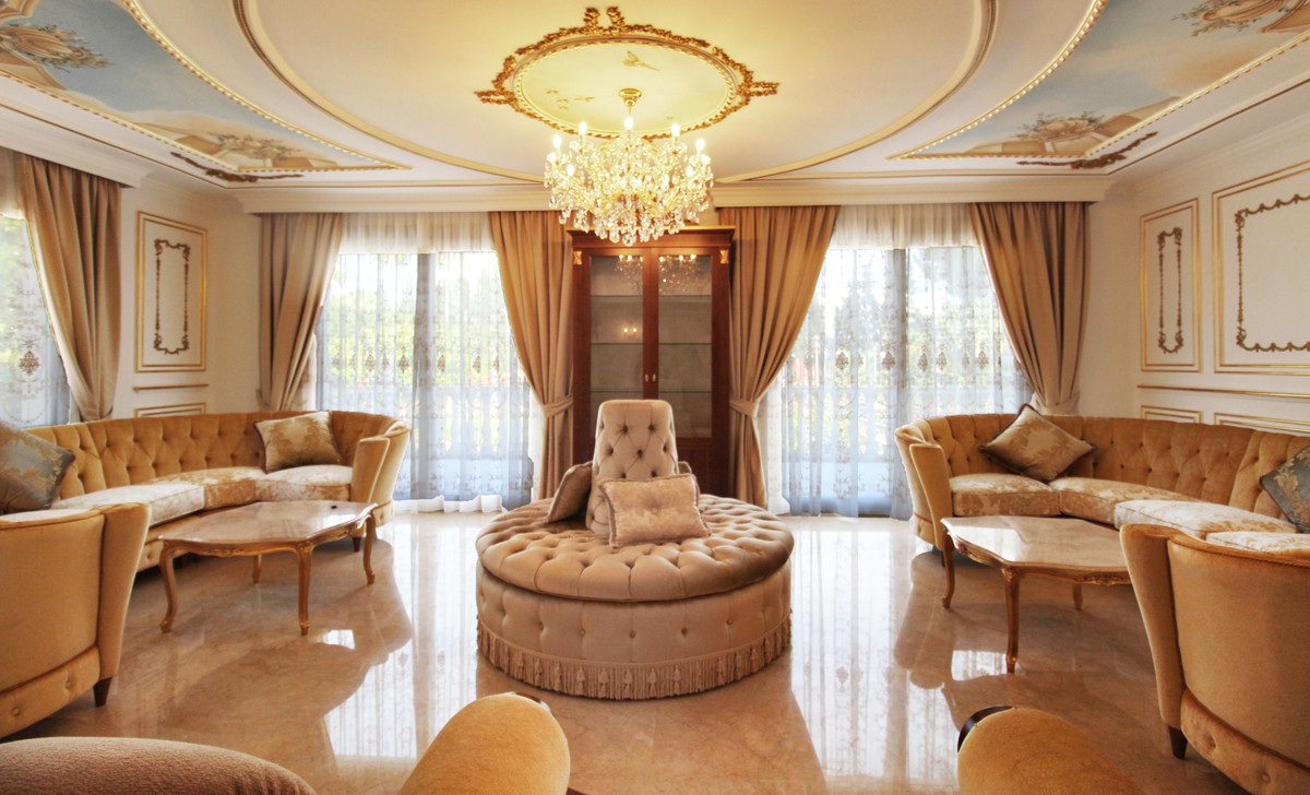 8 Bedroom Villa for Sale in Guadalmina Baja — 3