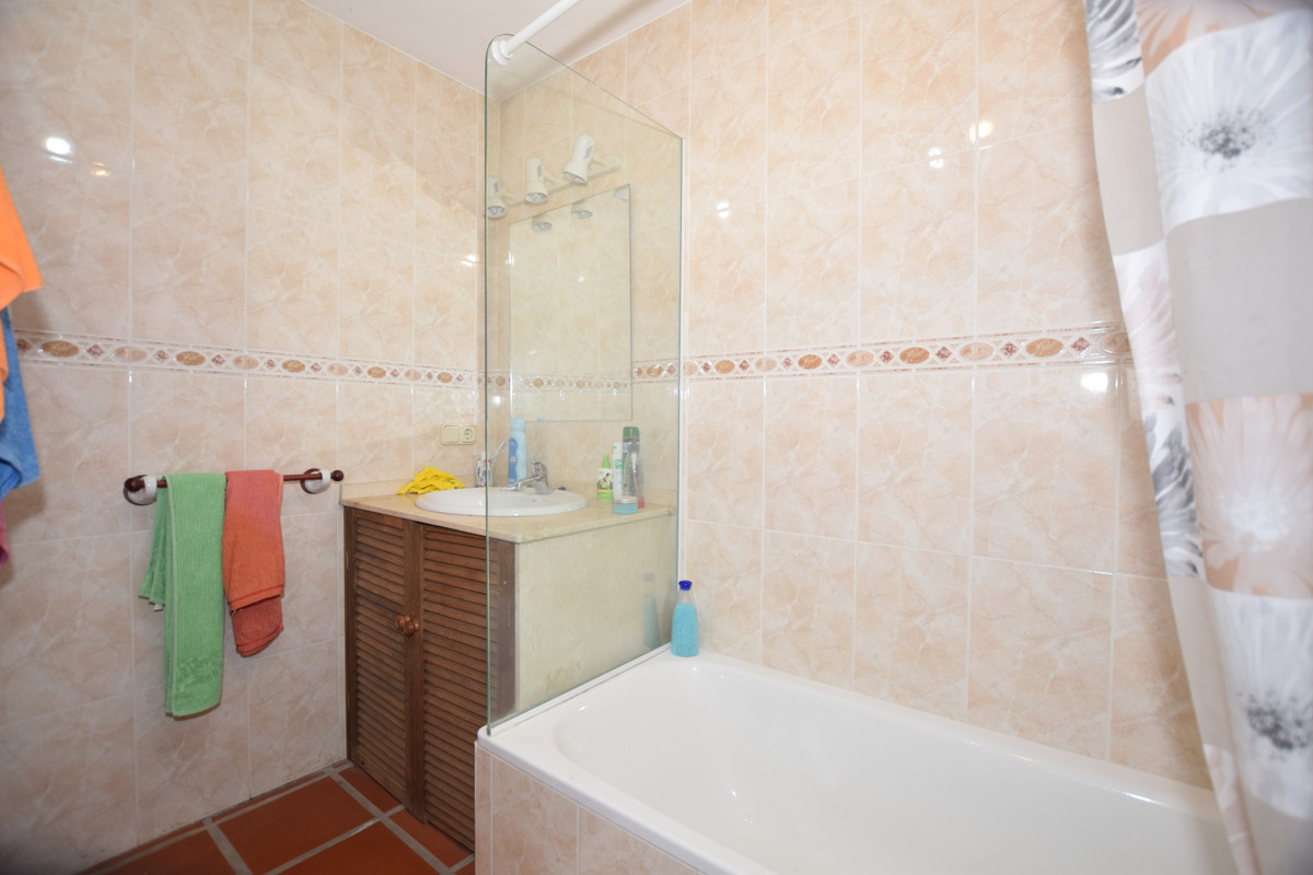 3 Bedroom Villa for Sale in San Pedro de Alcántara — view 11