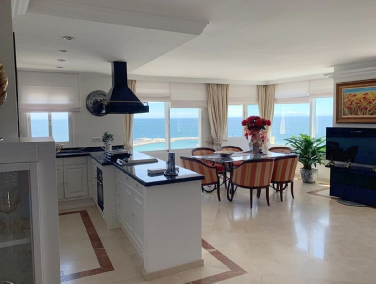 2 Bedroom Apartment for Sale in Estepona — 3