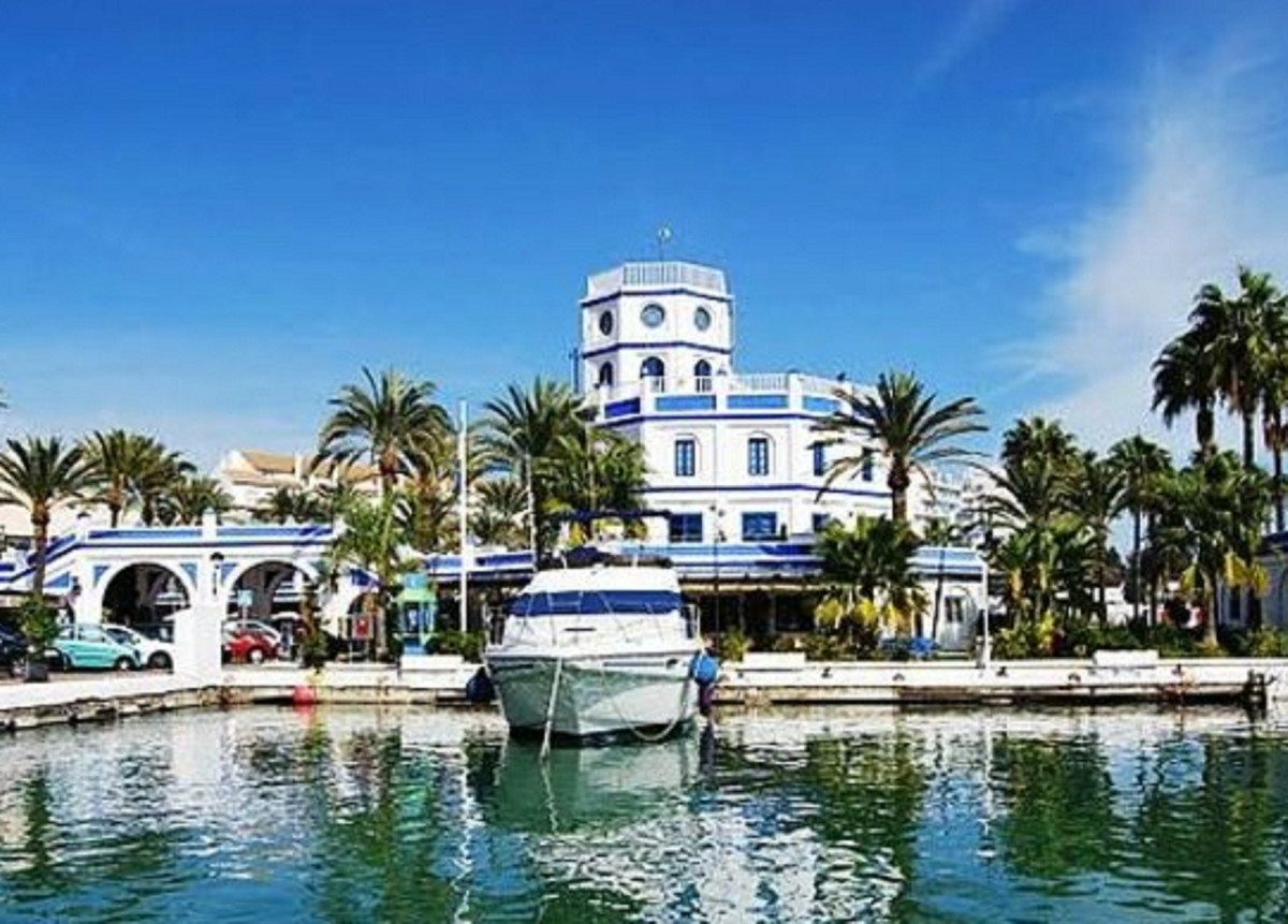 2 Bedroom Apartment for Sale in Estepona — 5