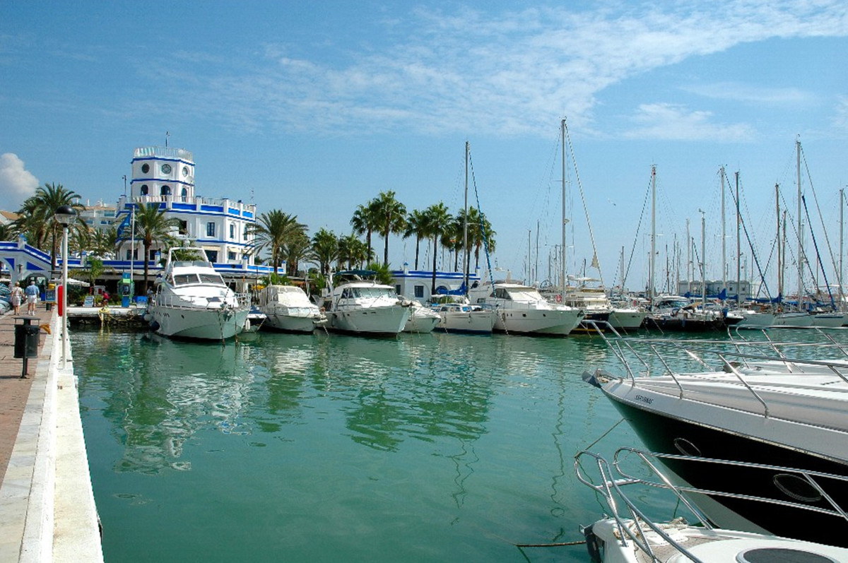 2 Bedroom Apartment for Sale in Estepona — 8