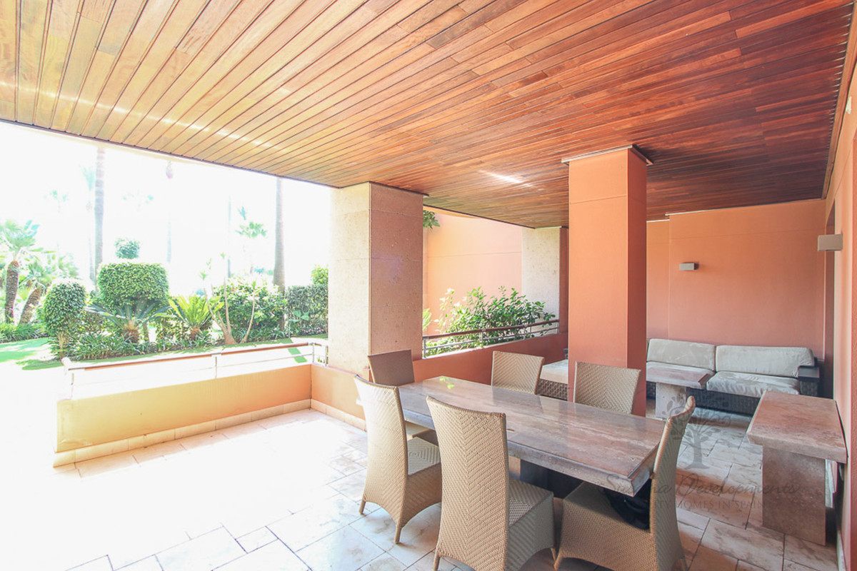 2 Bedroom Apartment for Sale in Puerto Banús — view 13