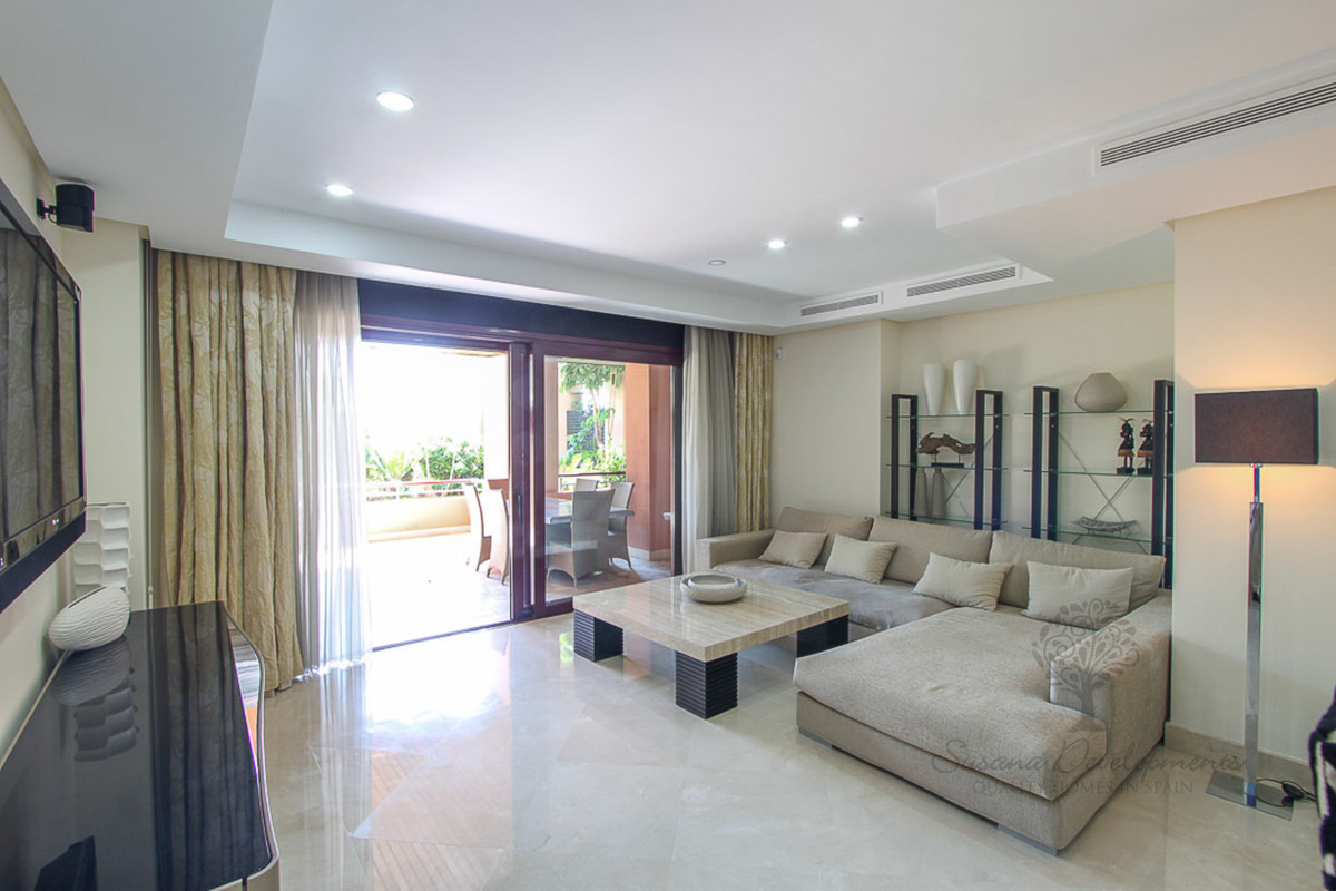 2 Bedroom Apartment for Sale in Puerto Banús — 4