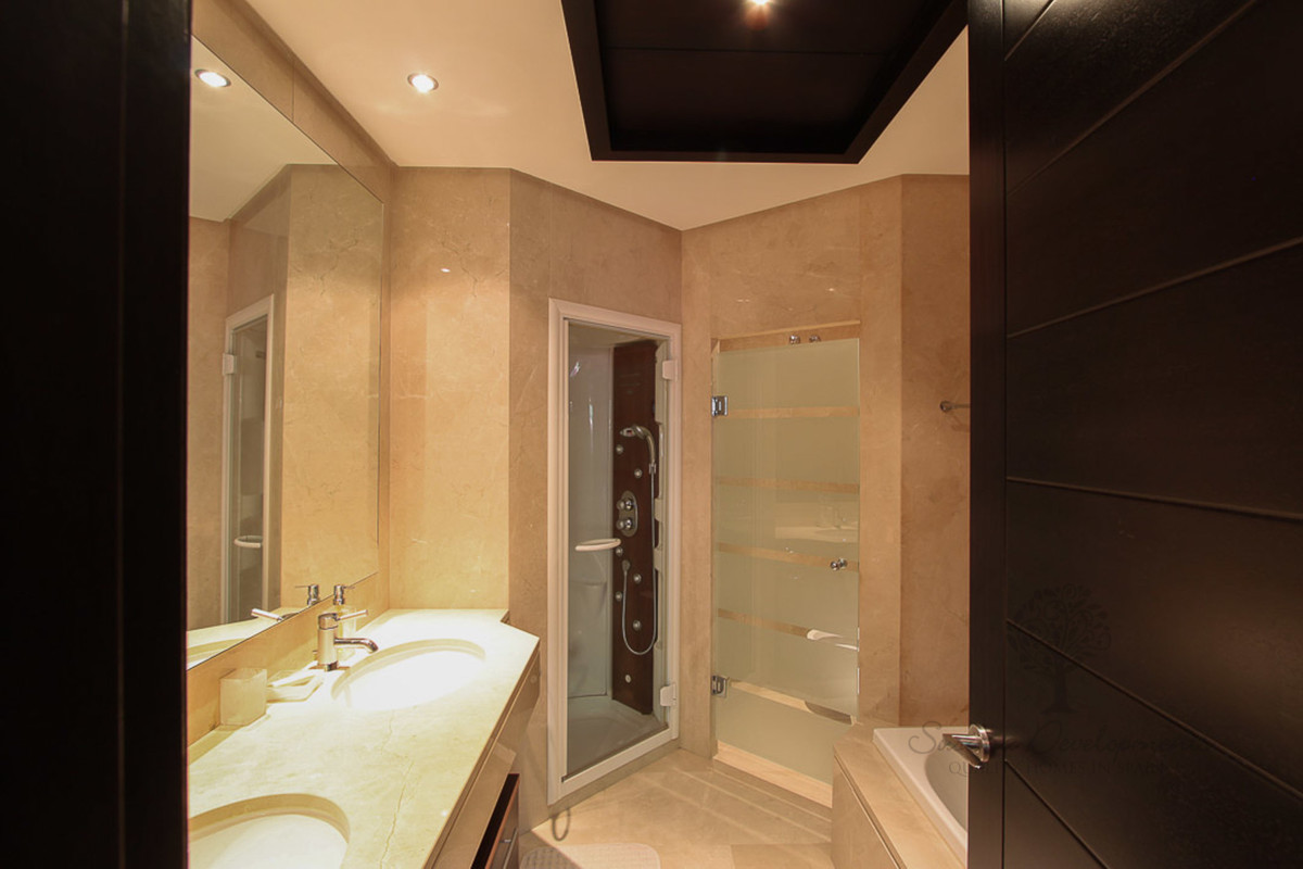 2 Bedroom Apartment for Sale in Puerto Banús — 6