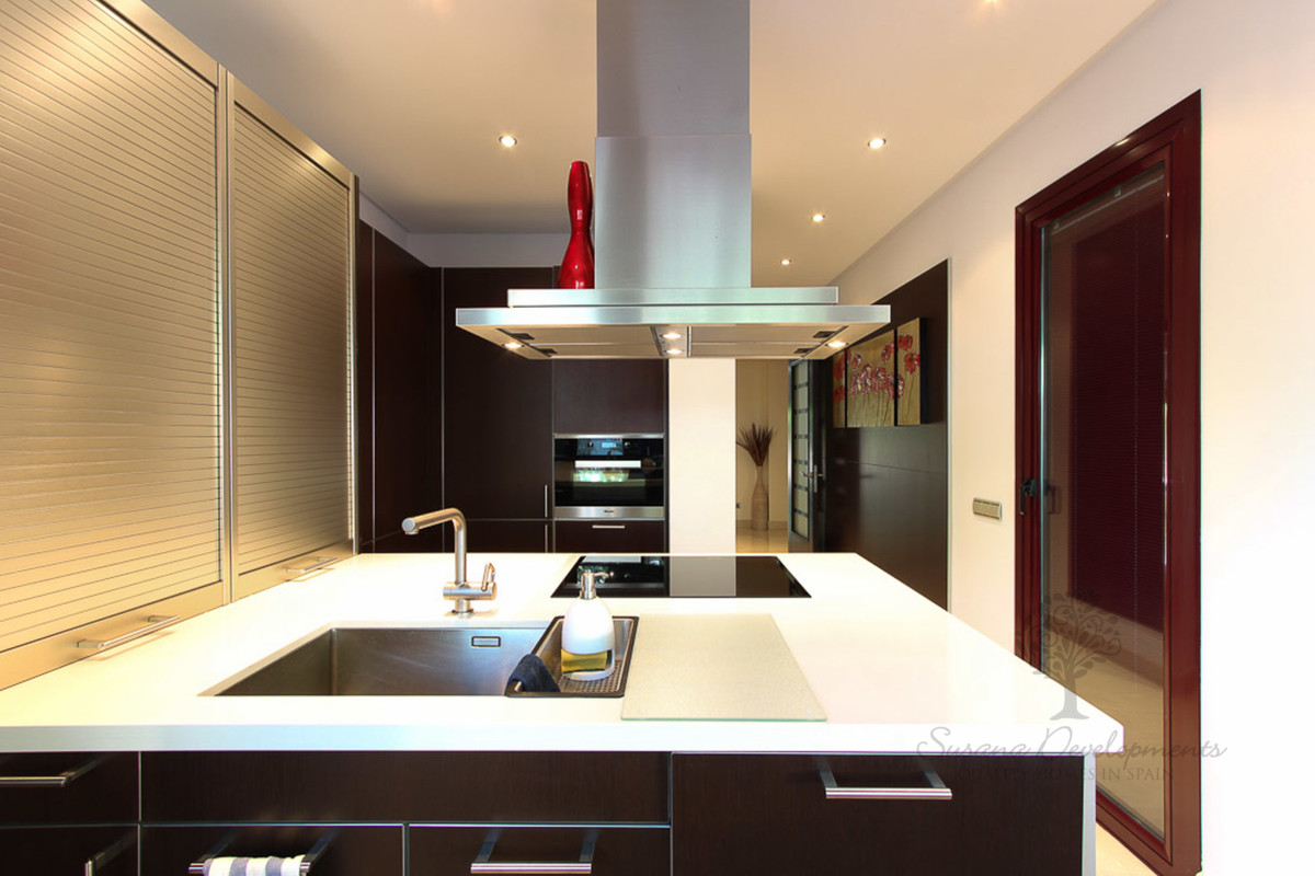 2 Bedroom Apartment for Sale in Puerto Banús — 7