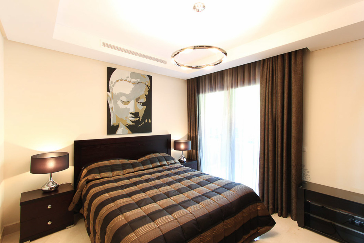 2 Bedroom Apartment for Sale in Puerto Banús — view 10
