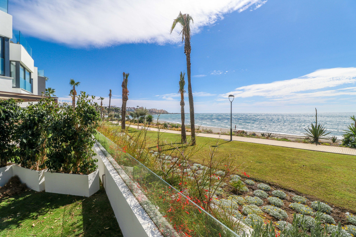 3 Bedroom Villa for Sale in Estepona — 2