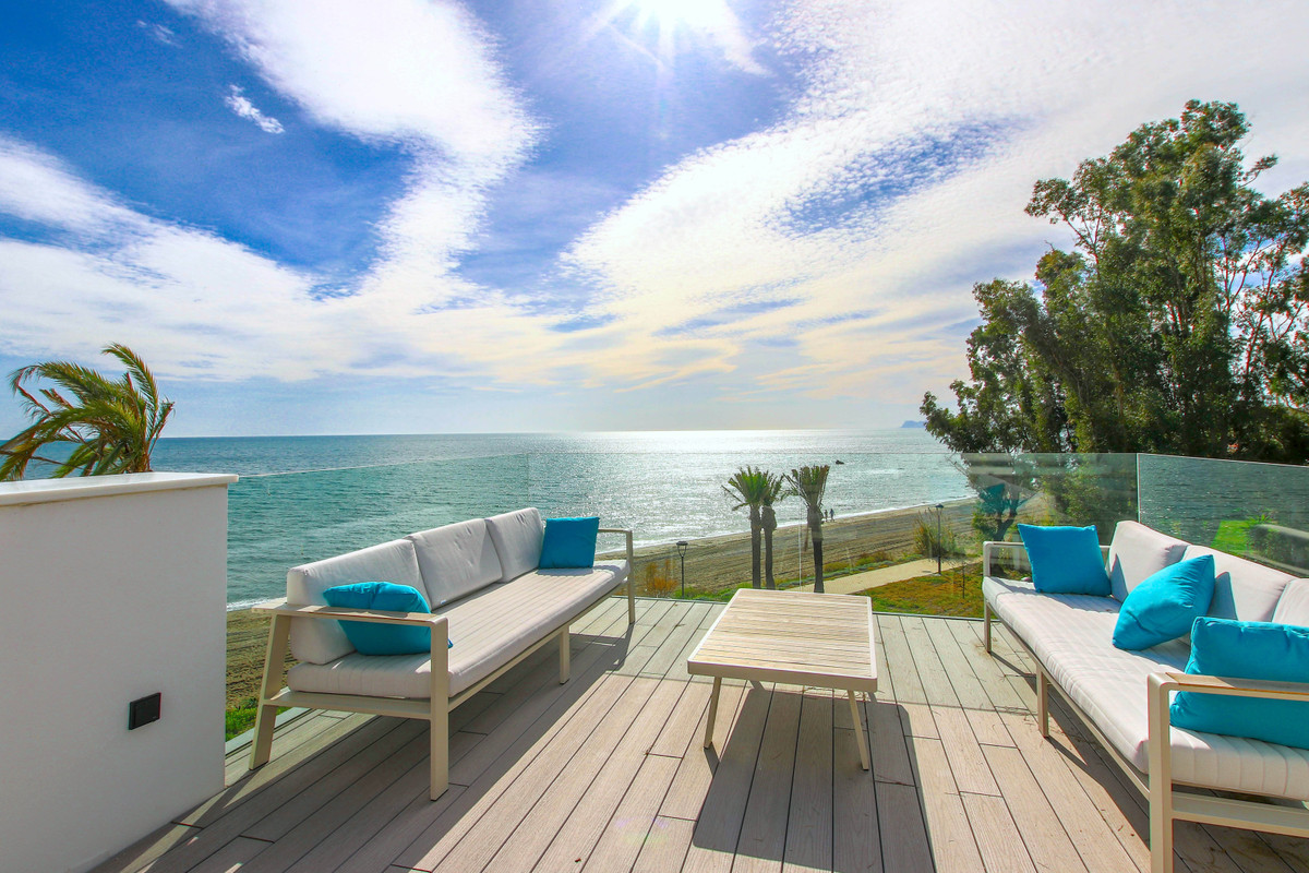 3 Bedroom Villa for Sale in Estepona — 3