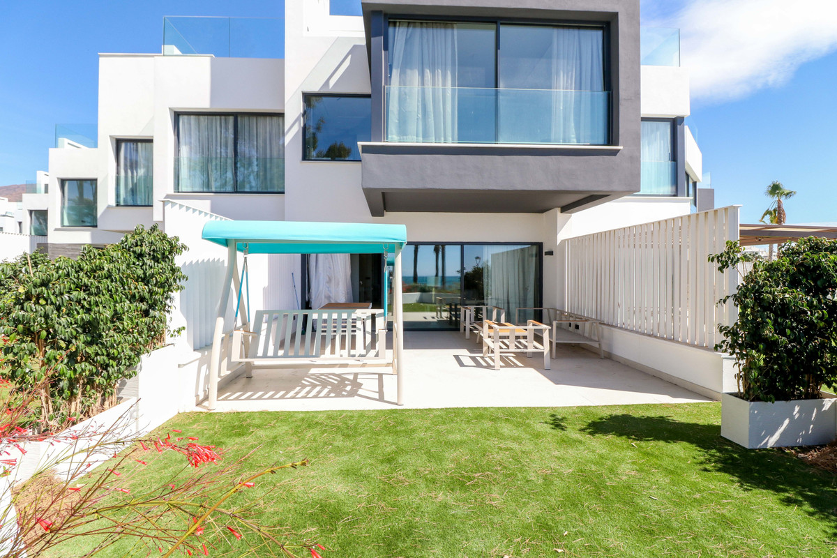 3 Bedroom Villa for Sale in Estepona — 4