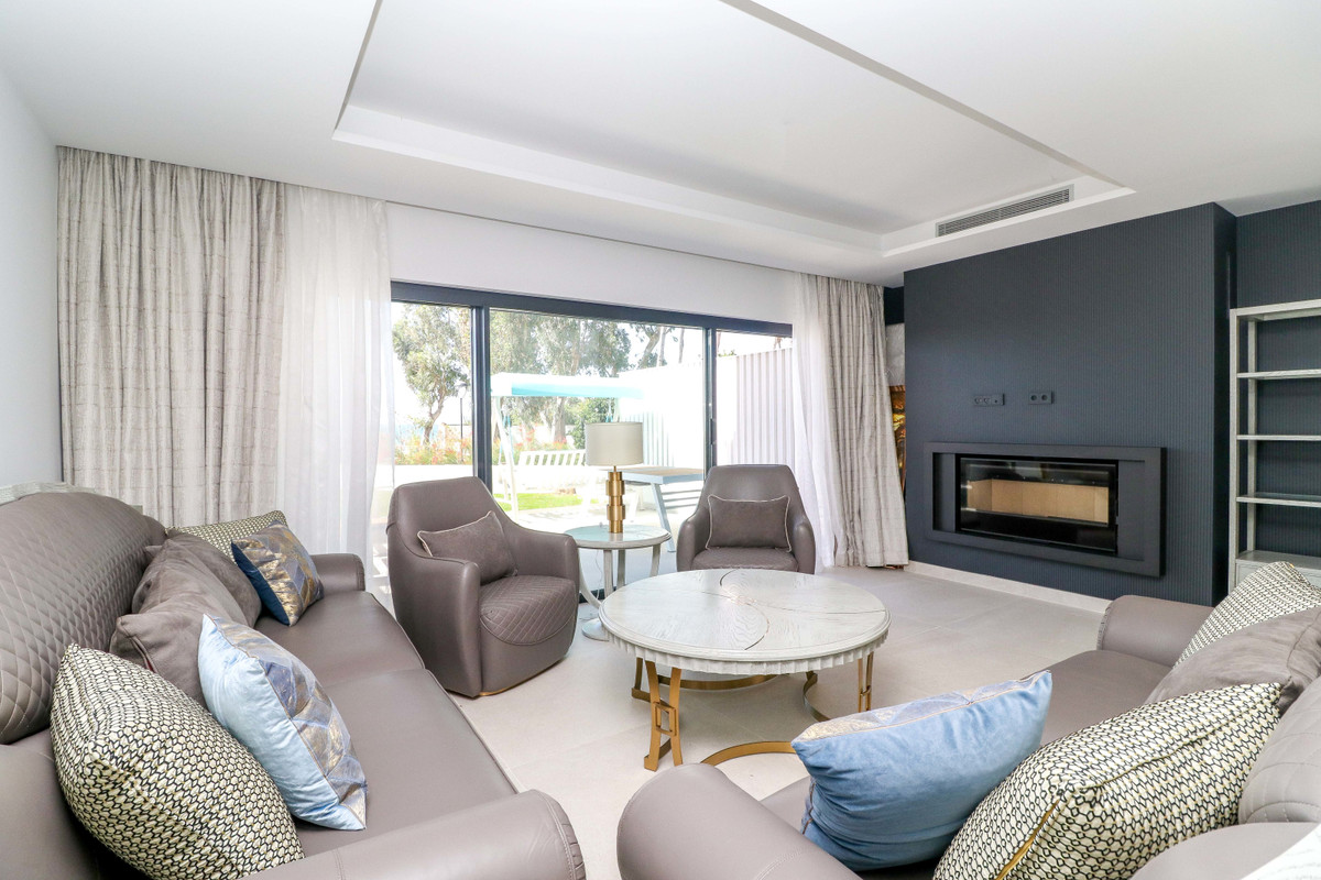 3 Bedroom Villa for Sale in Estepona — 6