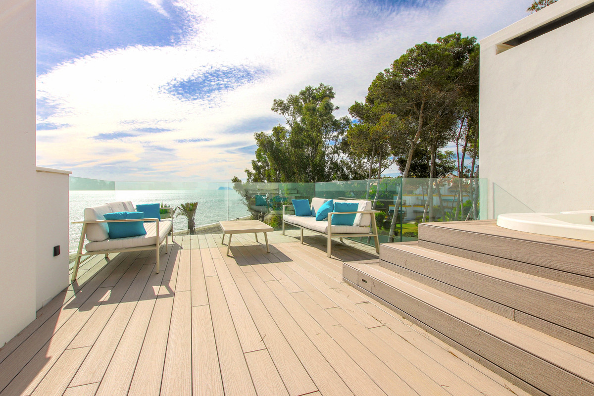 3 Bedroom Villa for Sale in Estepona — 9