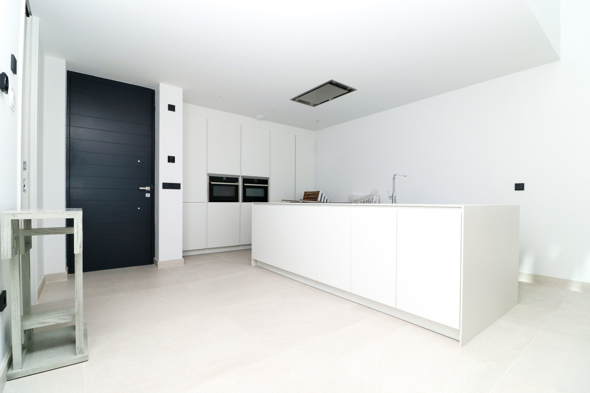 3 Bedroom Villa for Sale in Estepona — view 10