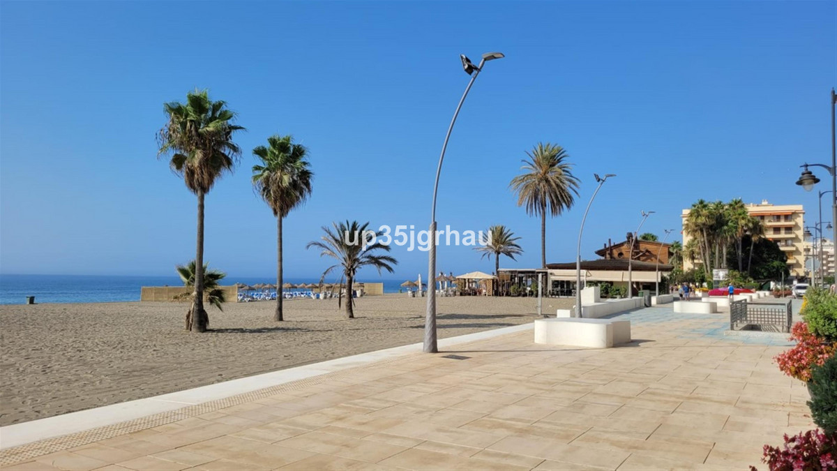 1 Bedroom Apartment for Sale in Estepona