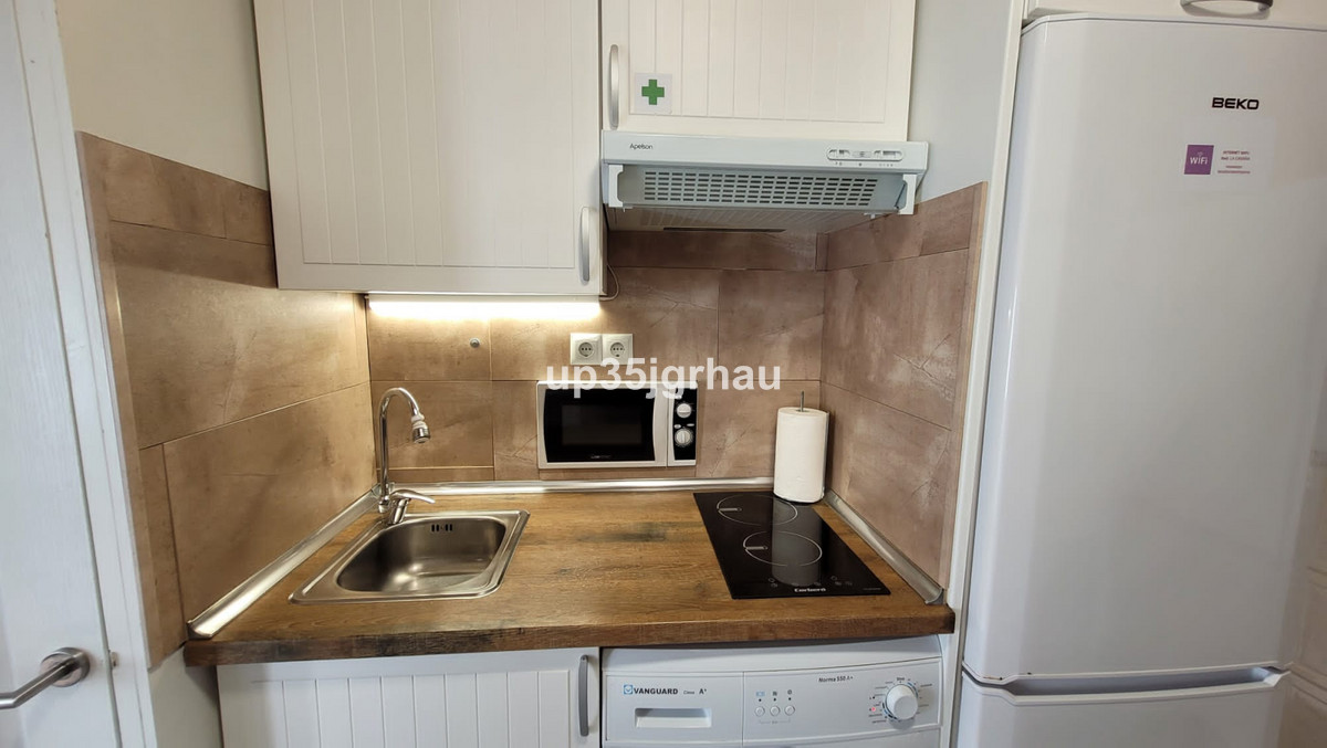 1 Bedroom Apartment for Sale in Estepona — view 14