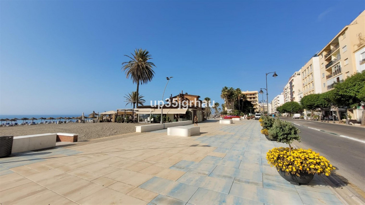 1 Bedroom Apartment for Sale in Estepona — view 17