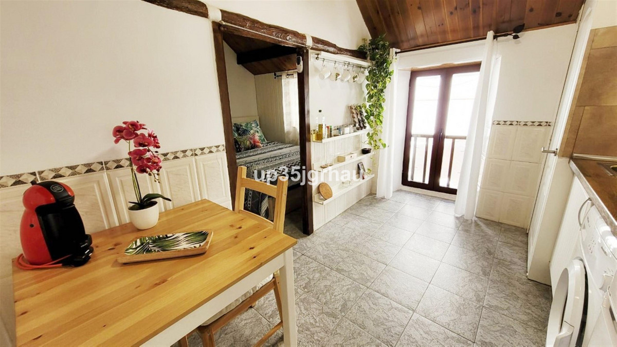 1 Bedroom Apartment for Sale in Estepona — 6