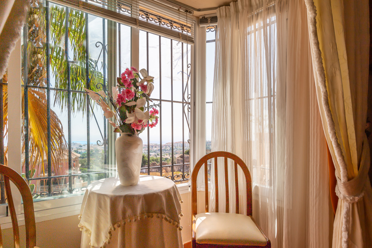 4 Bedroom Villa for Sale in Marbella — view 14