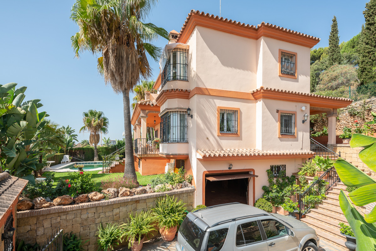 4 Bedroom Villa for Sale in Marbella — view 16