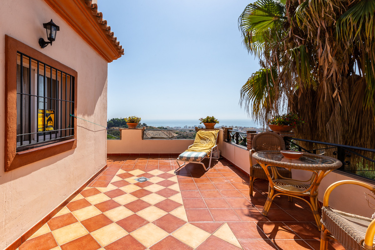 4 Bedroom Villa for Sale in Marbella — view 18