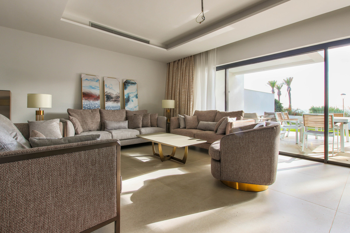 3 Bedroom Villa for Sale in Estepona — 3