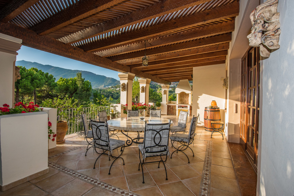 8 Bedroom Villa for Sale in La Zagaleta — 6
