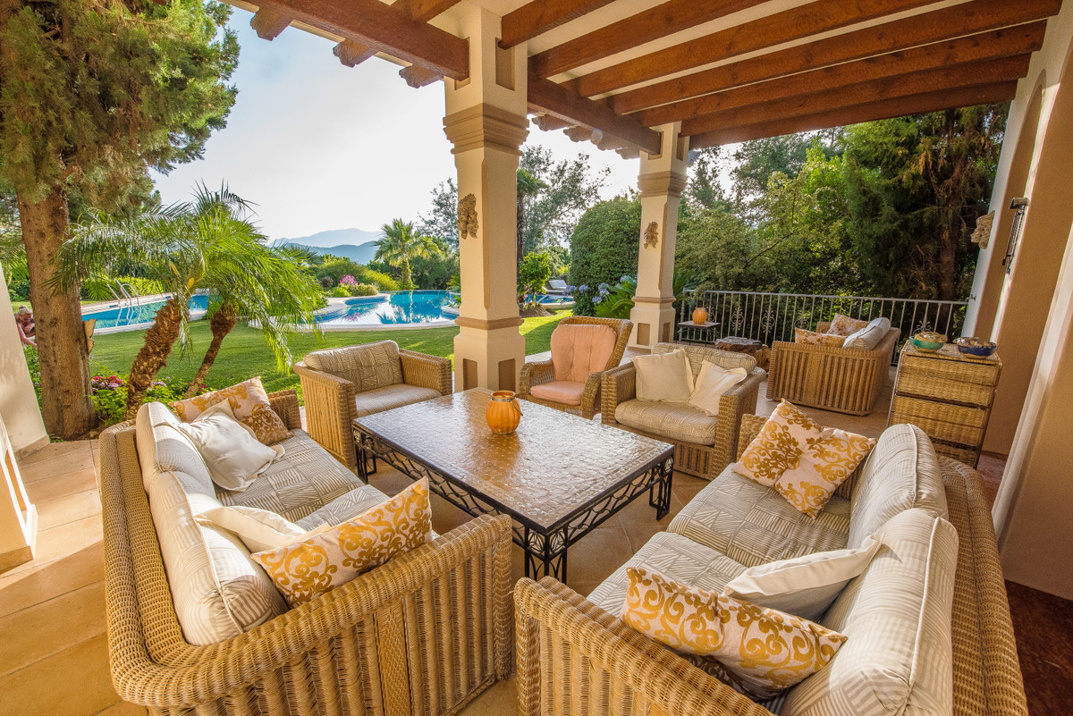 8 Bedroom Villa for Sale in La Zagaleta — view 10