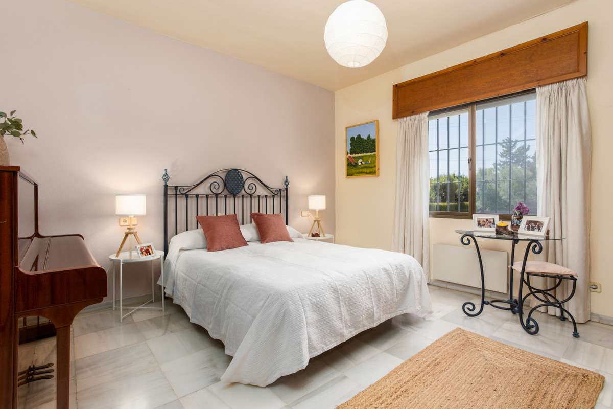 7 Bedroom Villa for Sale in Marbella — 4