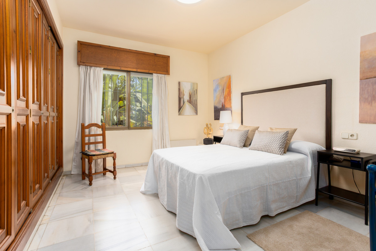7 Bedroom Villa for Sale in Marbella — 5