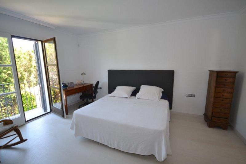6 Bedroom Villa for Sale in Guadalmina Baja — view 12
