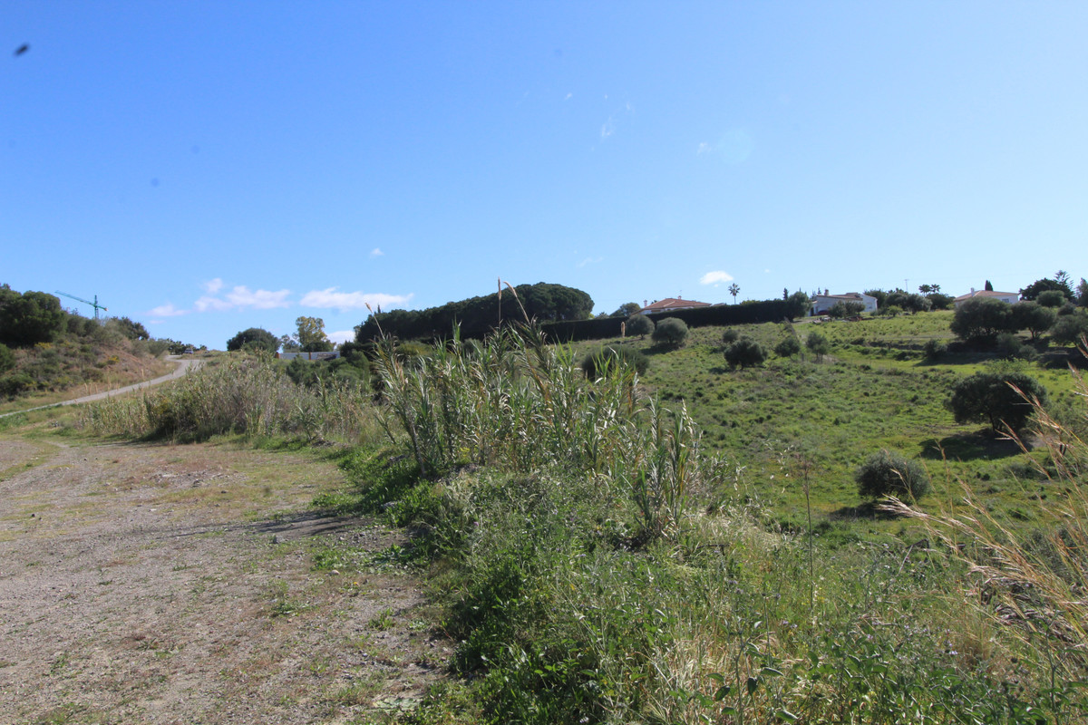 Plot for Sale in Benahavís