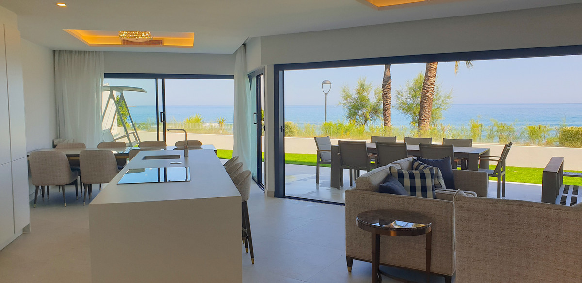 3 Bedroom Villa for Sale in Estepona — 7