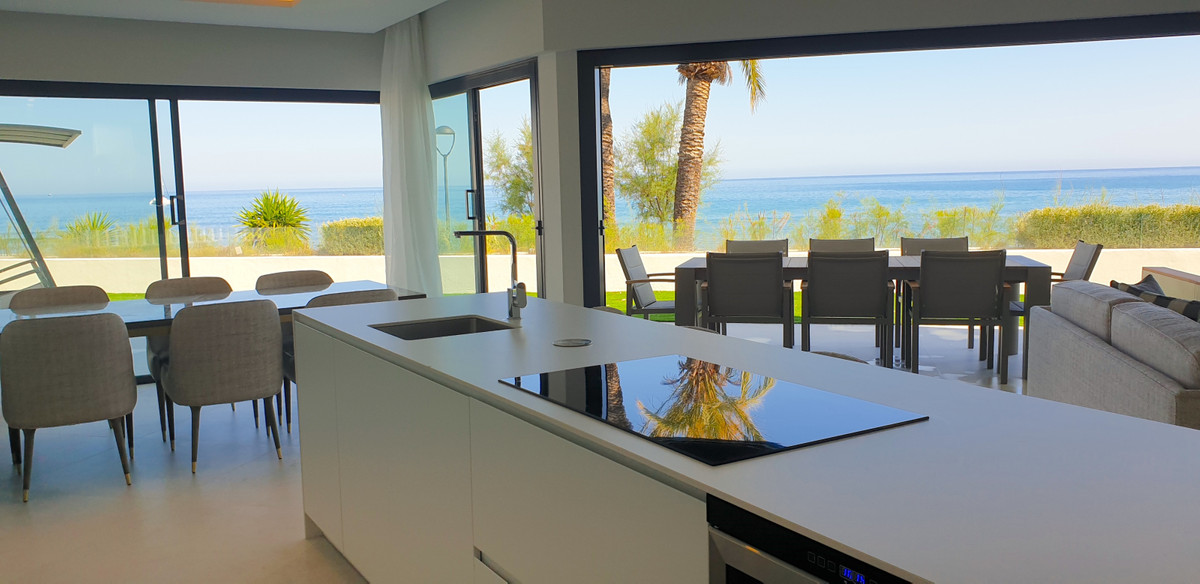 3 Bedroom Villa for Sale in Estepona — 9