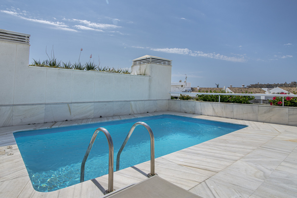 3 Bedroom Apartment for Sale in Puerto Banús — view 15