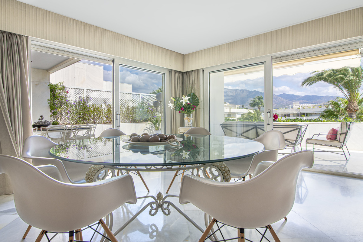 3 Bedroom Apartment for Sale in Puerto Banús — 5