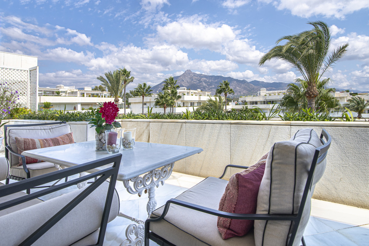 3 Bedroom Apartment for Sale in Puerto Banús — 7