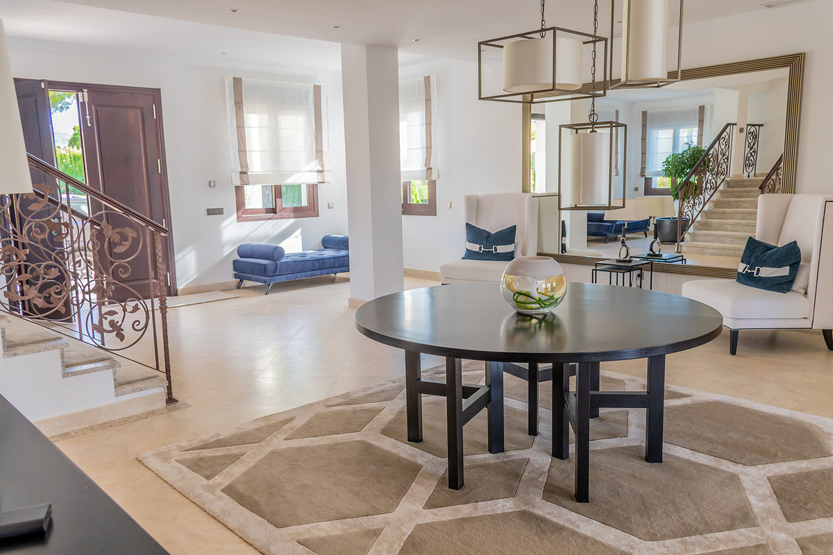5 Bedroom Villa for Sale in Guadalmina Alta — view 11