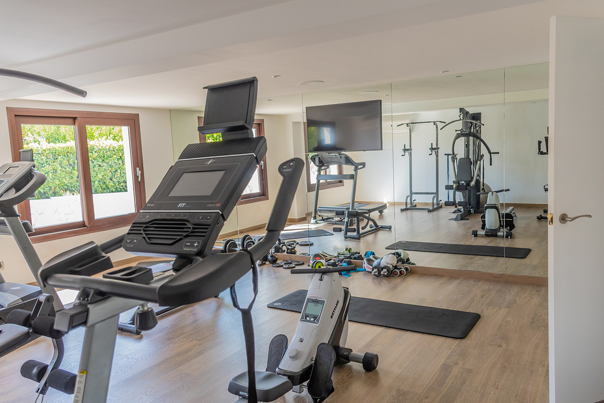5 Bedroom Villa for Sale in Guadalmina Alta — view 20
