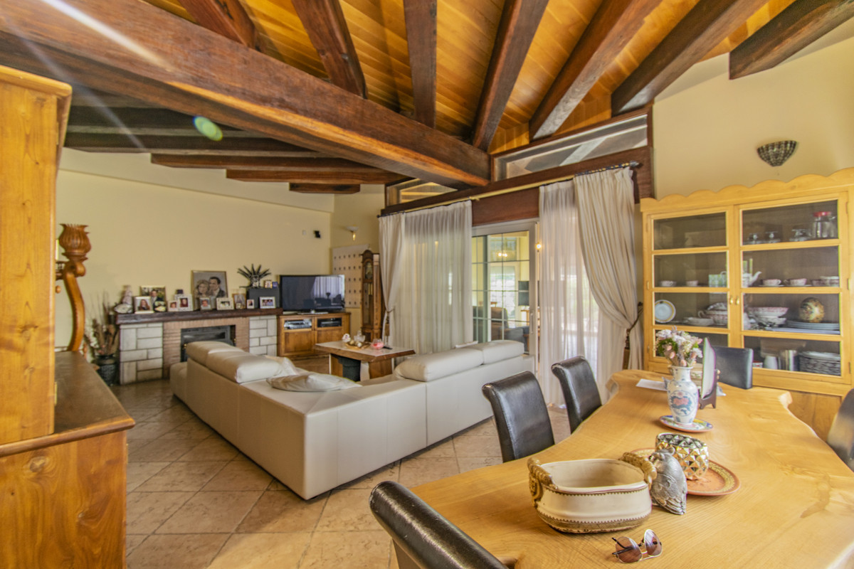 4 Bedroom Villa for Sale in San Pedro de Alcántara — 3