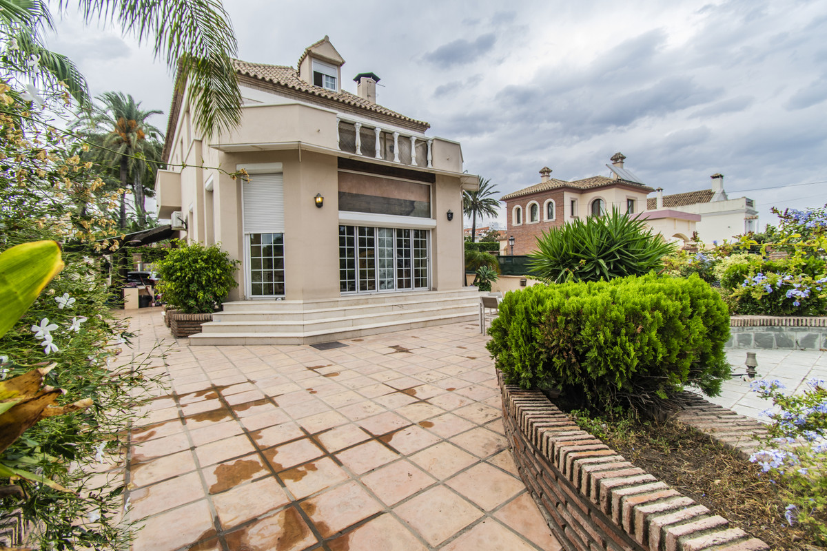 4 Bedroom Villa for Sale in San Pedro de Alcántara — 6