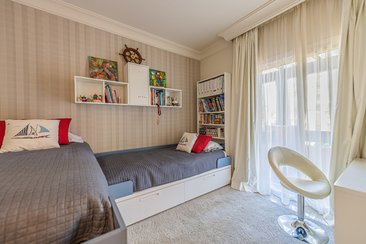 3 Bedroom Apartment for Sale in Nueva Andalucía — view 11