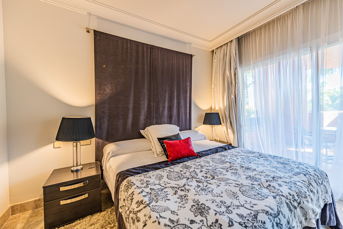 3 Bedroom Apartment for Sale in Nueva Andalucía — view 10