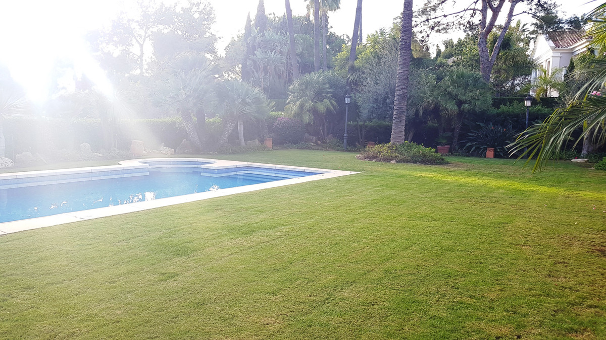 4 Bedroom Villa for Sale in Sierra Blanca — view 11